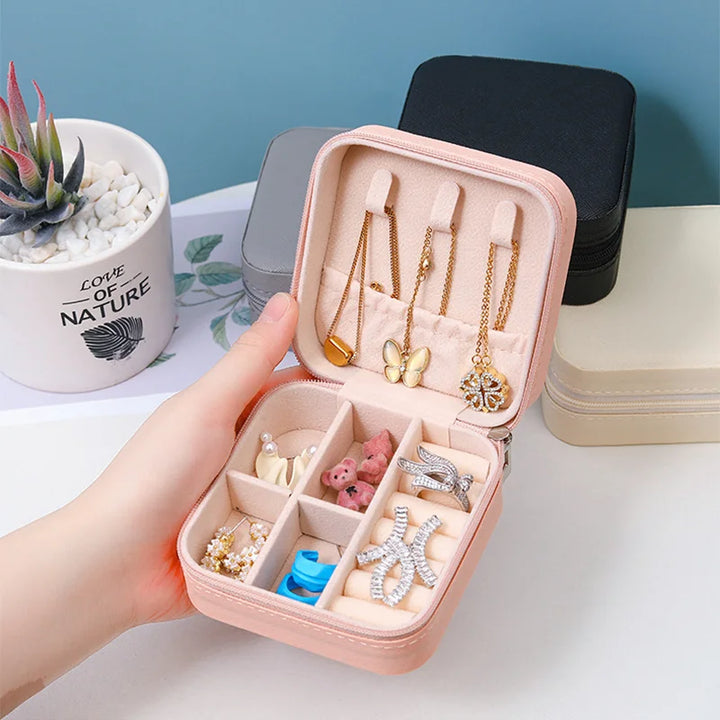 Petite boîte à bijoux en carré rose